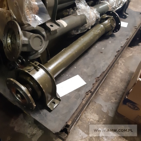 Części zamienne do samochodu STAR 200 - pakiet zawierający 2 poz. asort., w tym: wał napędowy 24-705-3-000 - 5 szt., wał napędowy z podporą 24-771-3-005 - 3 szt. 